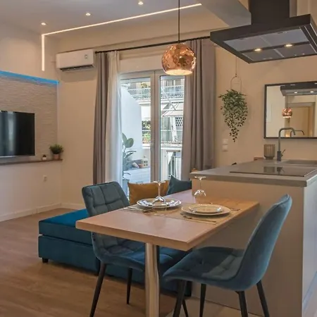 Urban Luxury Haven In Center